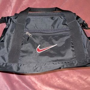 Nike Vintage Medium Unisex Duffle/Gym/Weekend Bag
